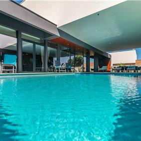 4 bedroom villa with pool near Pula, Istria, sleeps 8